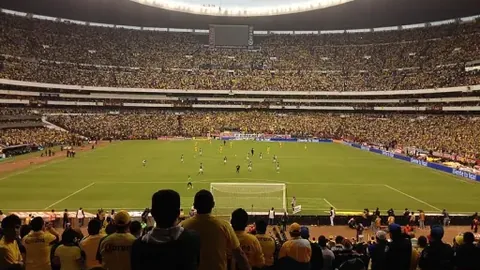 拜仁2-3翻盘失败，凯恩进球无法逆转局势，与榜首积分差距扩大至16分