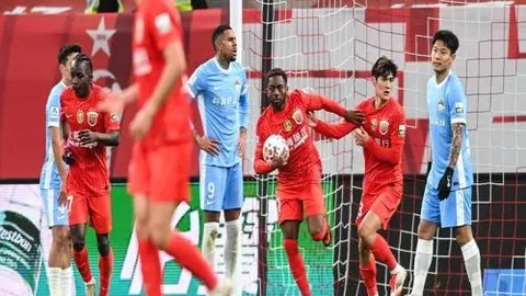 尤文与那不勒斯关系紧张，奥斯梅恩加盟或遇重大阻碍